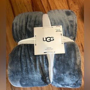 UGG queen blanket